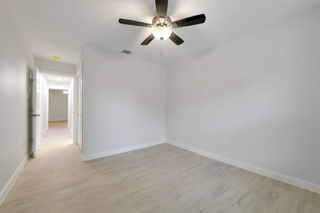 2717 Meadow Green, Bedford, TX 76021