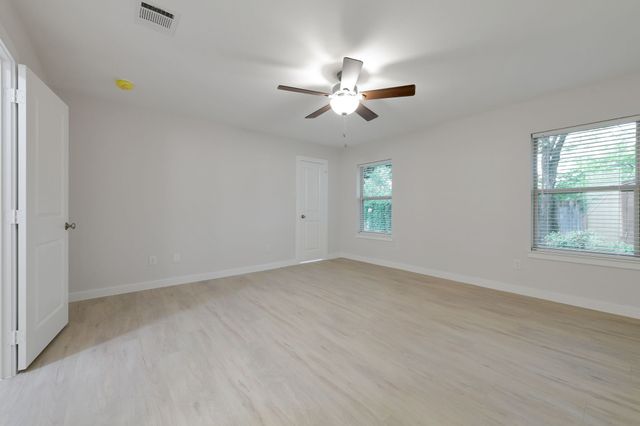 2717 Meadow Green, Bedford, TX 76021