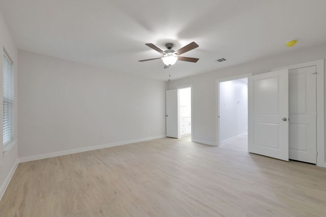 2717 Meadow Green, Bedford, TX 76021