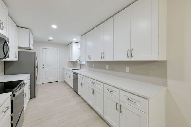 2717 Meadow Green, Bedford, TX 76021