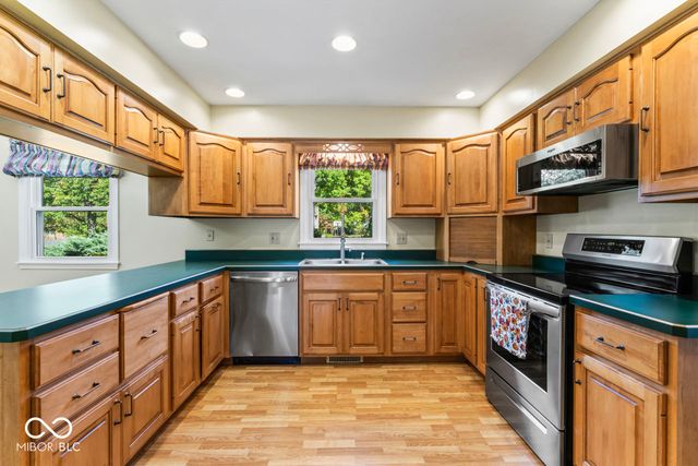 7222 Hampstead Lane, Indianapolis, IN 46256