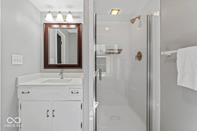 7222 Hampstead Lane, Indianapolis, IN 46256