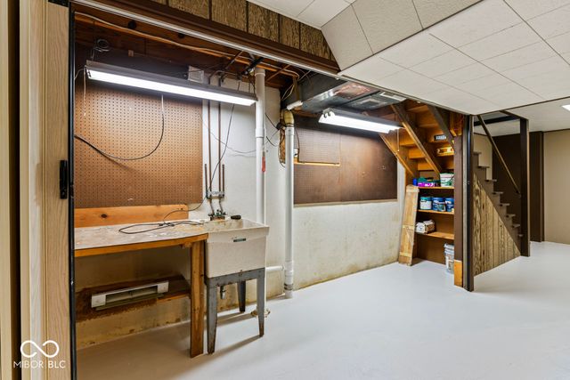 7222 Hampstead Lane, Indianapolis, IN 46256