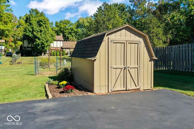 7222 Hampstead Lane, Indianapolis, IN 46256