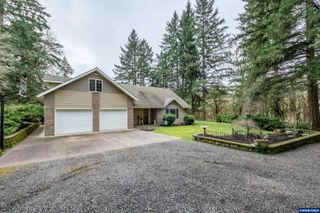 39692 Lacomb Dr, Lebanon, OR 97355