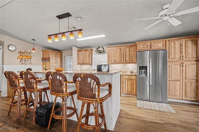 3094 Harpoon LN, St James City, FL 33956