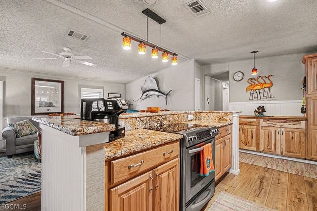 3094 Harpoon LN, St James City, FL 33956