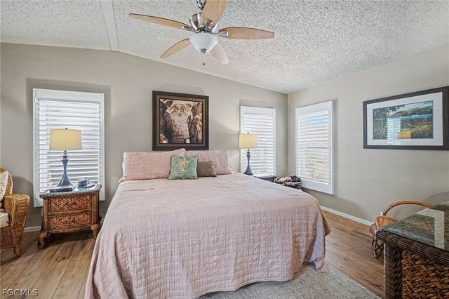 3094 Harpoon LN, St James City, FL 33956