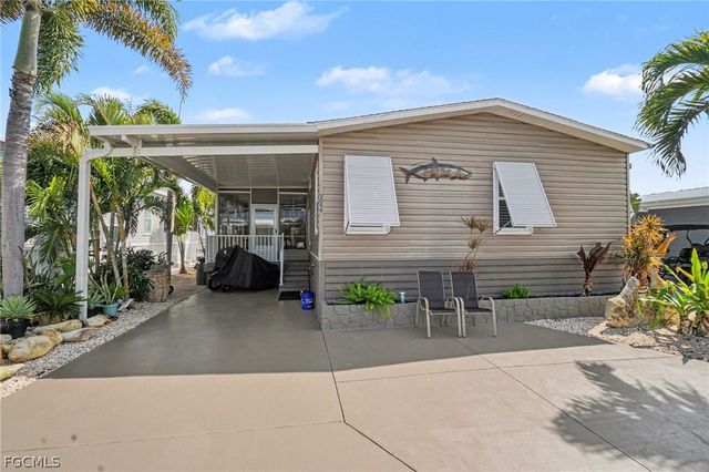 3094 Harpoon LN, St James City, FL 33956