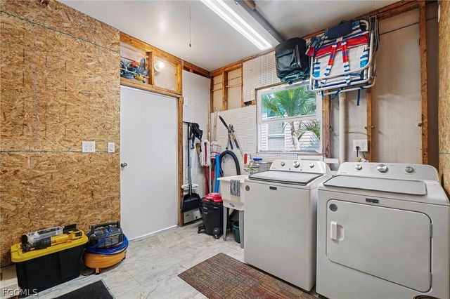 3094 Harpoon LN, St James City, FL 33956