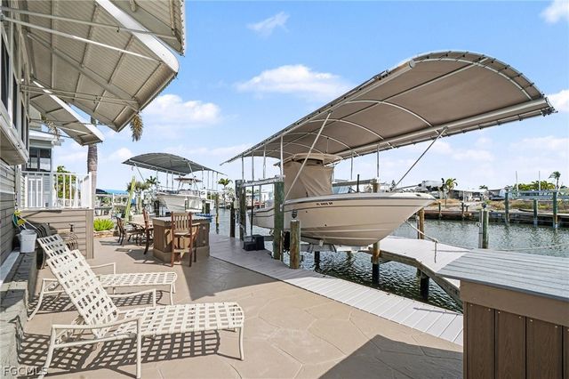 3094 Harpoon LN, St James City, FL 33956