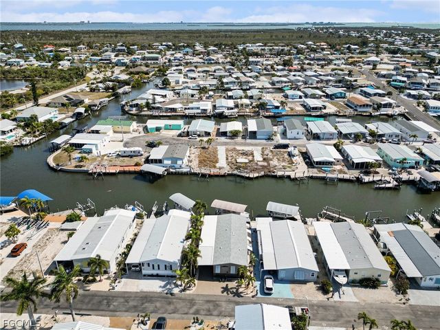 3094 Harpoon LN, St James City, FL 33956