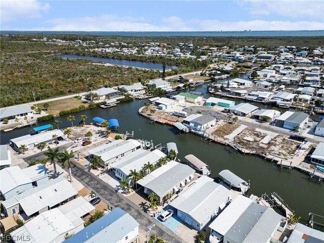 3094 Harpoon LN, St James City, FL 33956