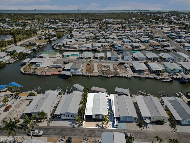 3094 Harpoon LN, St James City, FL 33956