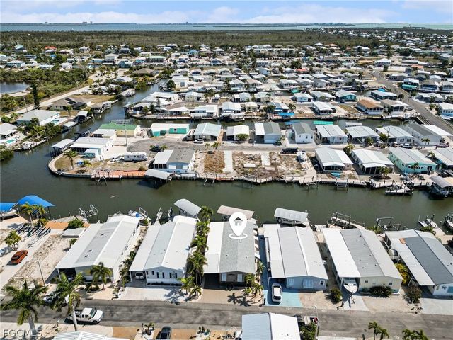 3094 Harpoon LN, St James City, FL 33956