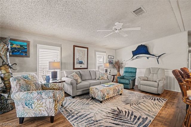 3094 Harpoon LN, St James City, FL 33956