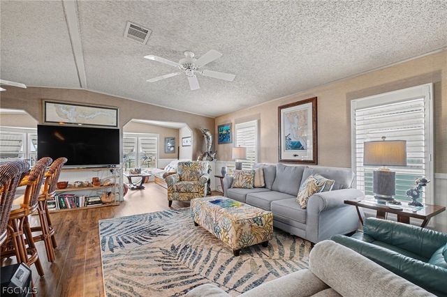 3094 Harpoon LN, St James City, FL 33956