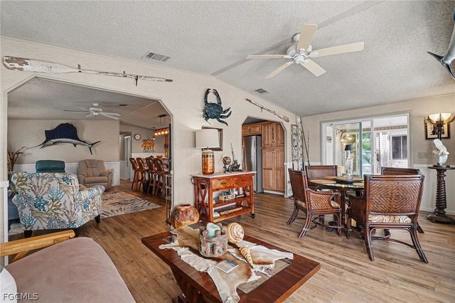 3094 Harpoon LN, St James City, FL 33956