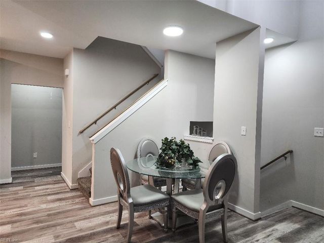 933 Eastfield LN, Newport News, VA 23602