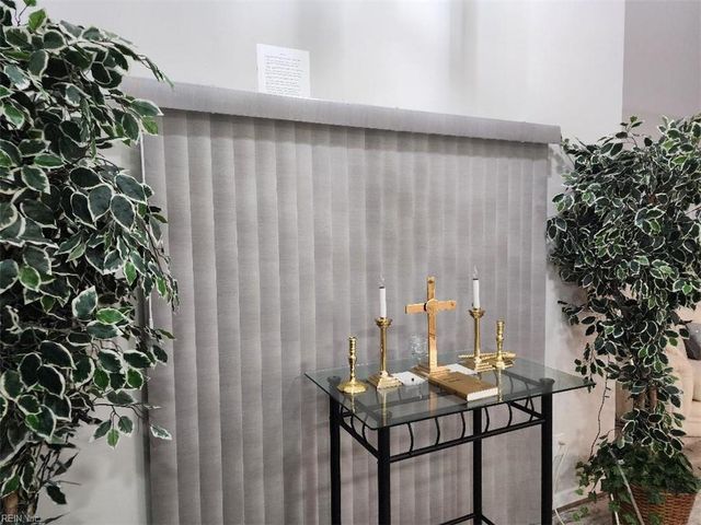 933 Eastfield LN, Newport News, VA 23602