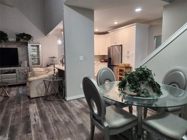 933 Eastfield LN, Newport News, VA 23602