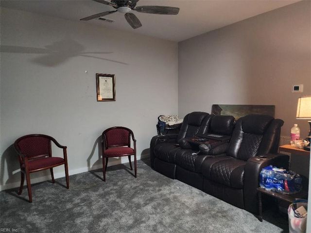 933 Eastfield LN, Newport News, VA 23602