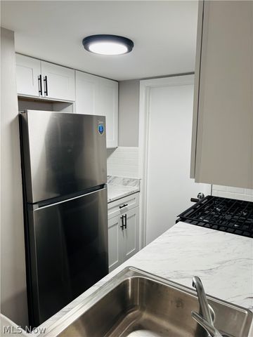 21045 Southbend Circle 2, Rocky River, OH 44116