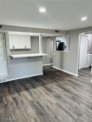 21045 Southbend Circle 2, Rocky River, OH 44116