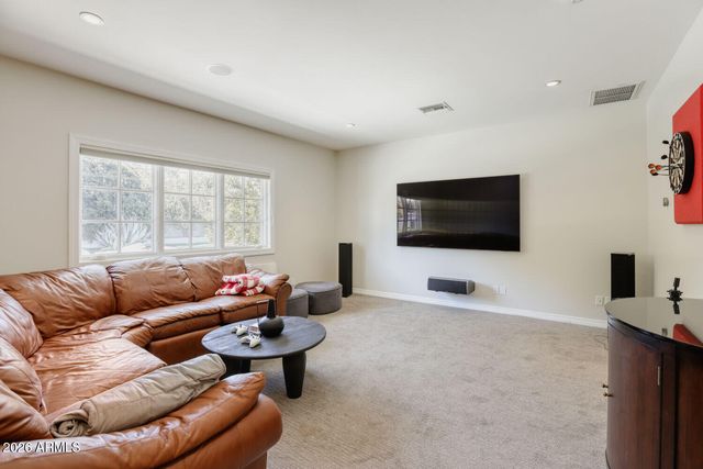 330 W LAWRENCE Road, Phoenix, AZ 85013