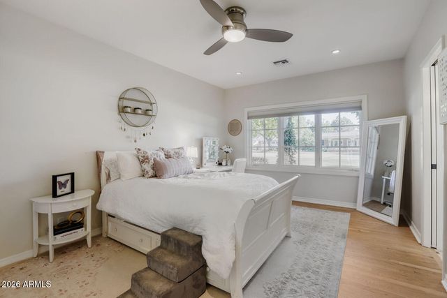 330 W LAWRENCE Road, Phoenix, AZ 85013
