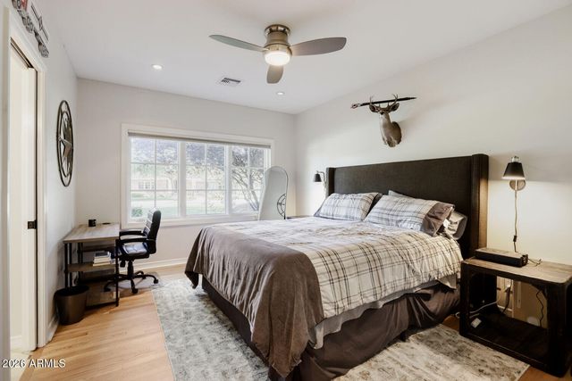 330 W LAWRENCE Road, Phoenix, AZ 85013