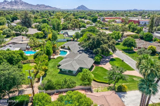330 W LAWRENCE Road, Phoenix, AZ 85013