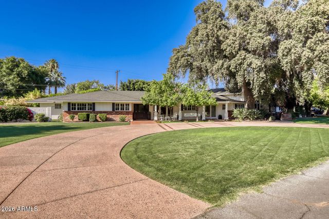 330 W LAWRENCE Road, Phoenix, AZ 85013