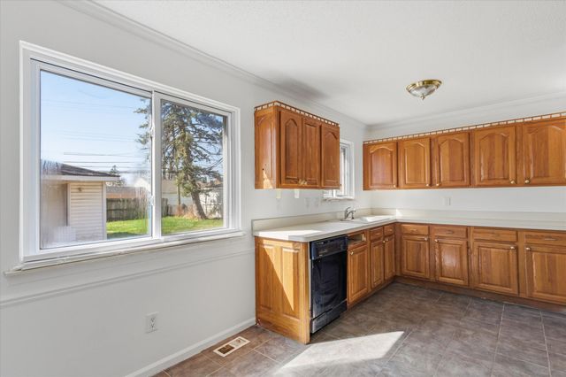 29725 Brown Court, Garden City, MI 48135