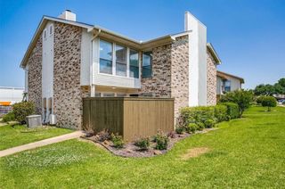 2813 Meadow Park Drive C, Bedford, TX 76021