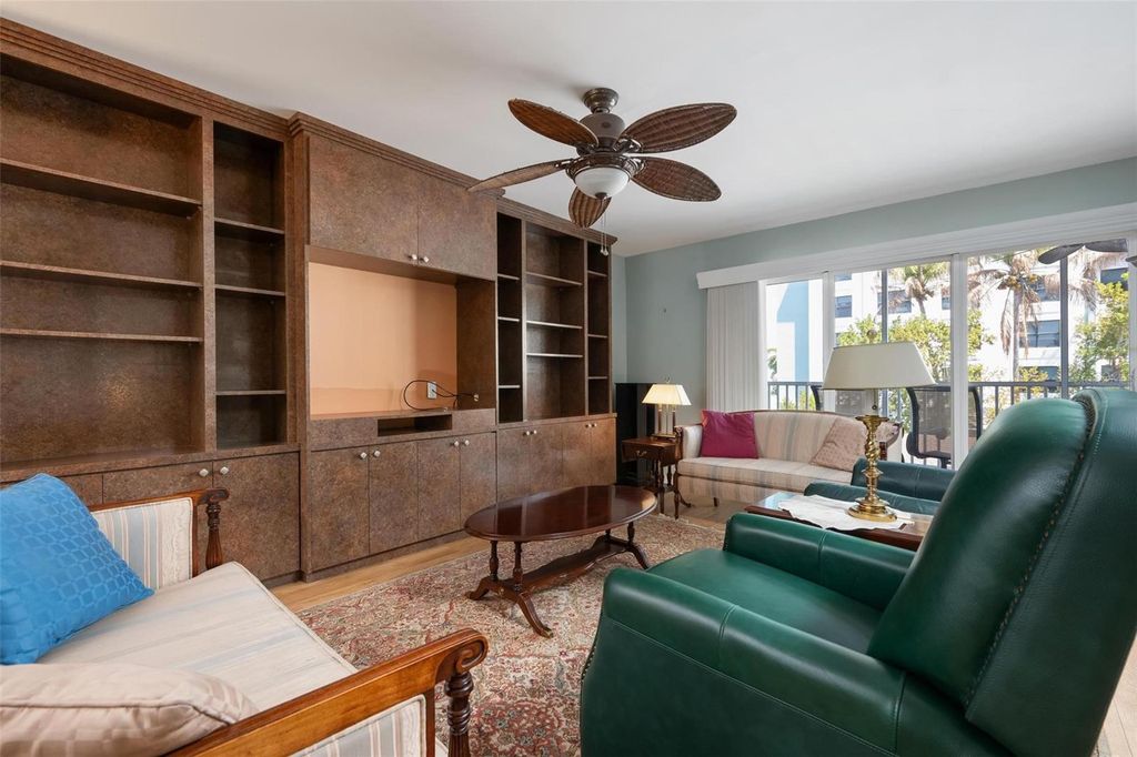 Image 12 of property listing at 150 HARBORSIDE AVENUE 303, Punta Gorda, FL 33950