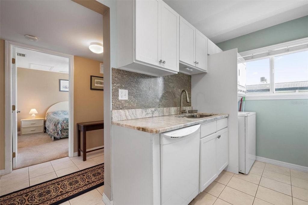 Image 21 of property listing at 150 HARBORSIDE AVENUE 303, Punta Gorda, FL 33950