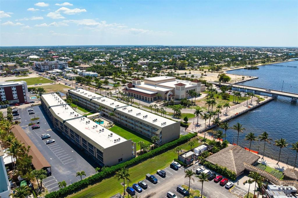 Image 35 of property listing at 150 HARBORSIDE AVENUE 303, Punta Gorda, FL 33950