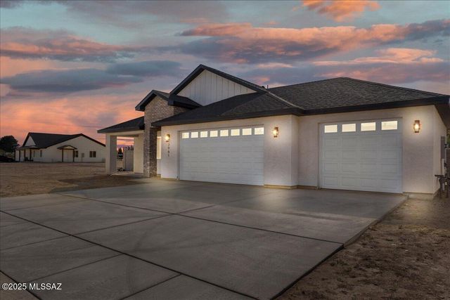 3961 W Highline Street, Thatcher, AZ 85552