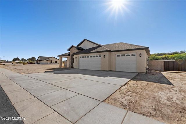 3961 W Highline Street, Thatcher, AZ 85552