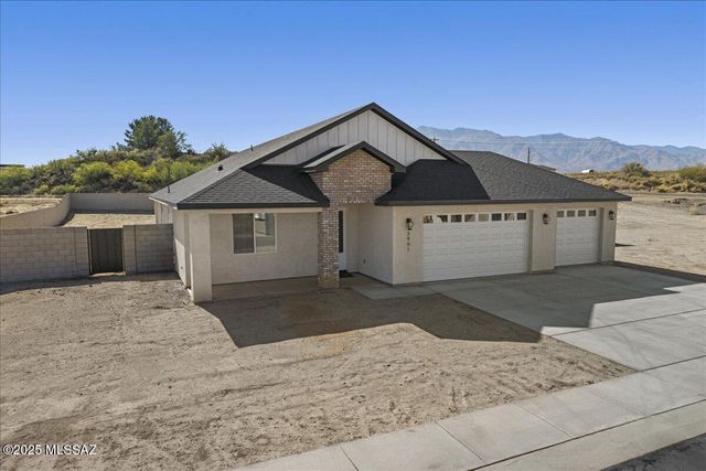 3961 W Highline Street, Thatcher, AZ 85552