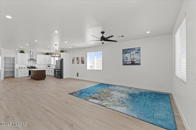 3961 W Highline Street, Thatcher, AZ 85552