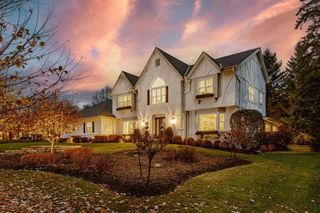 2490 Buckingham PLACE, Brookfield, WI 53045