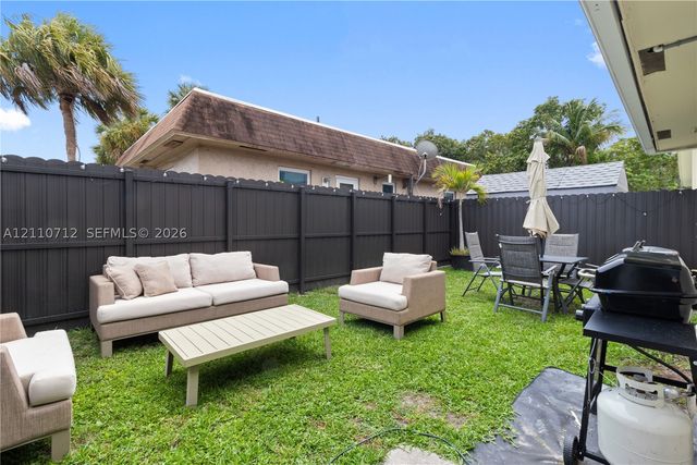 1201 NW 10th St 1-2, Dania Beach, FL 33004