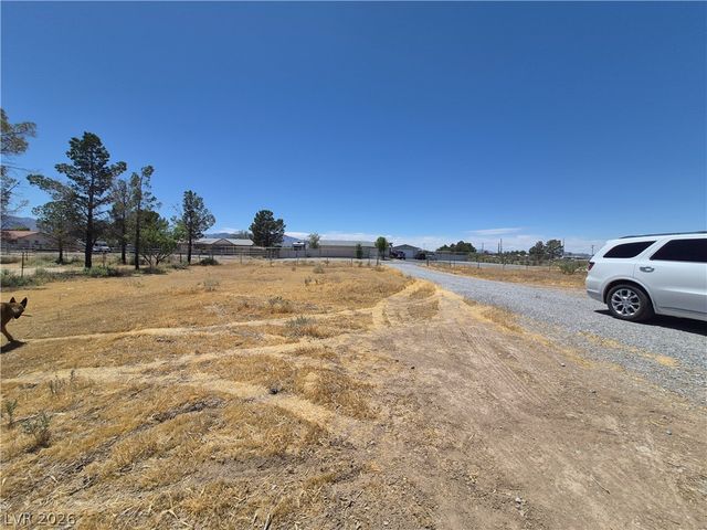 6201 Surrey Lane, Pahrump, NV 89048