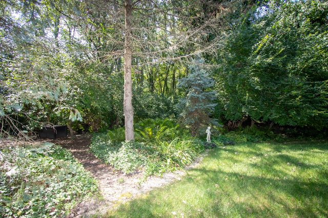 1910 Catkin Circle, Chesterton, IN 46304