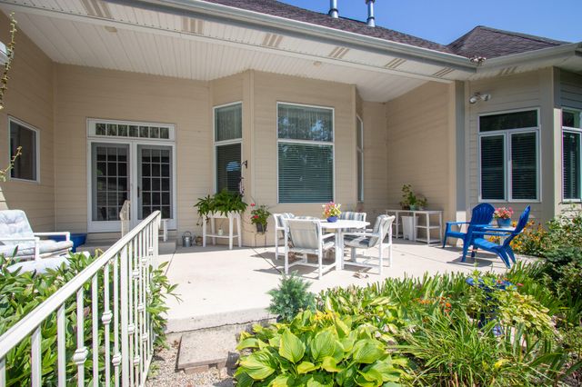 1910 Catkin Circle, Chesterton, IN 46304