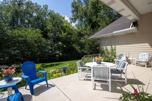 1910 Catkin Circle, Chesterton, IN 46304