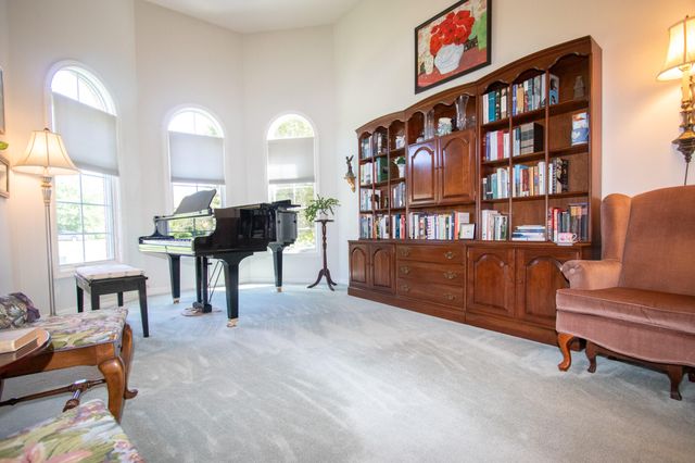 1910 Catkin Circle, Chesterton, IN 46304