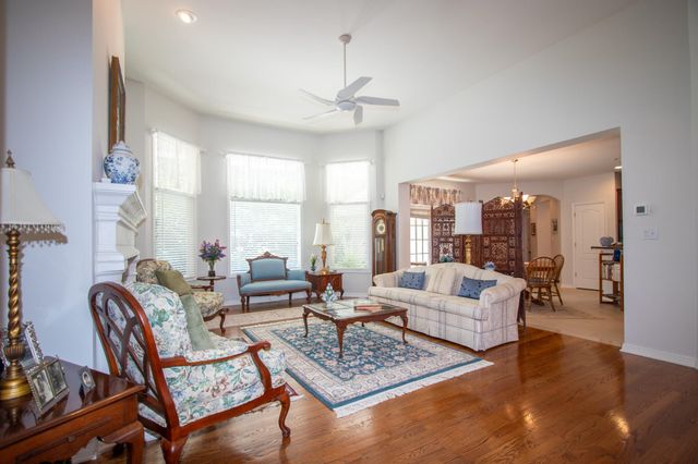 1910 Catkin Circle, Chesterton, IN 46304